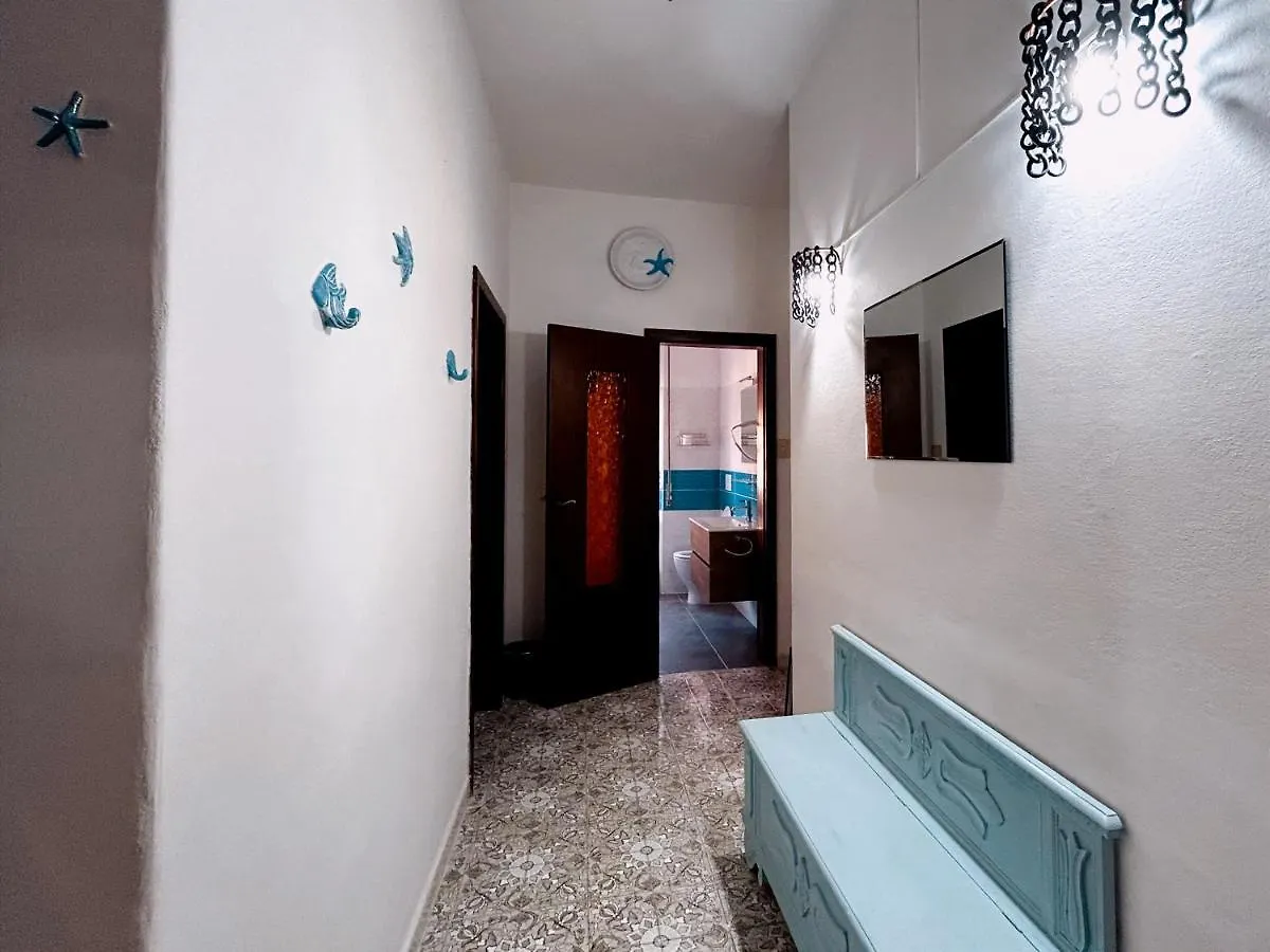 ⋆⋆⋆⋆⋆ In Centro 6 Persone, Ampio E Tranquillo Appartamento Completo La Maddalena  0*, La Maddalena (Sassari) Italy